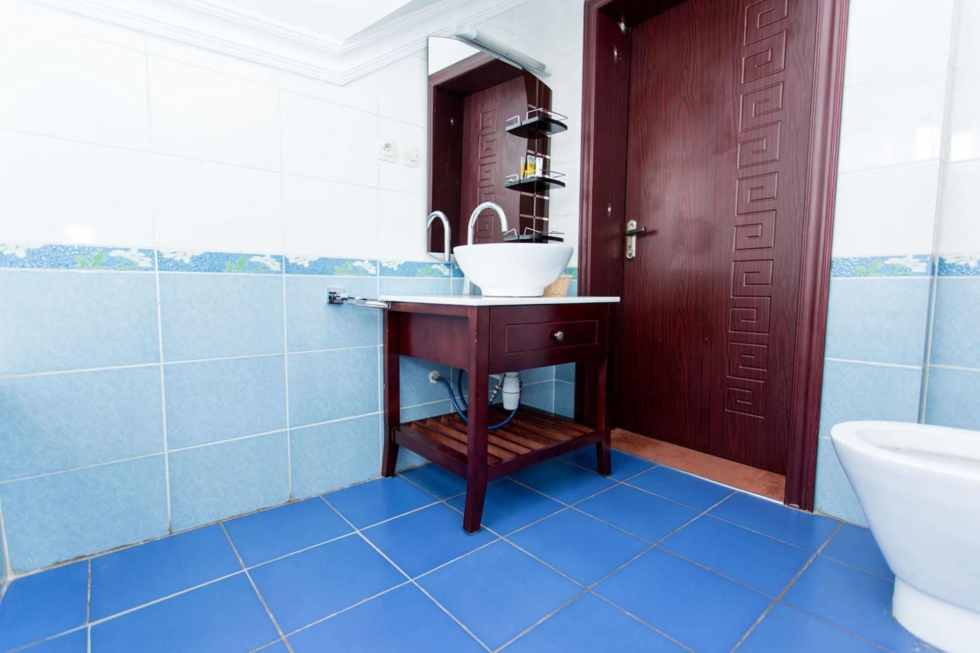 Legend Boutique Hotel Кигали Екстериор снимка